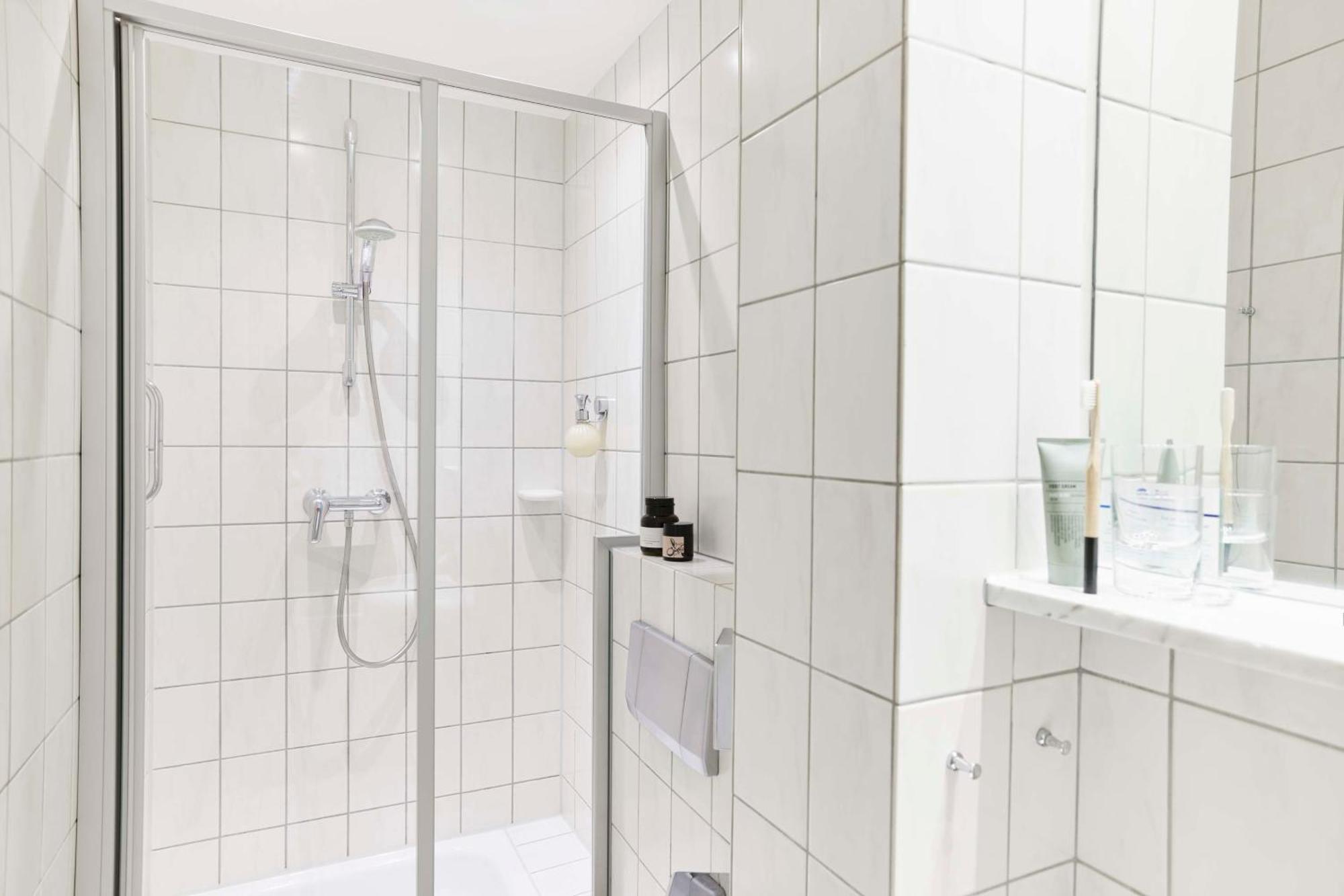 Standard Single Room,1649013597:JPEG